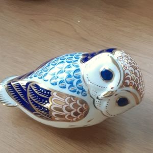 Royal Crown Derby paperweight owl